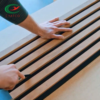Drewniany panel akustyczny do montażu na ścianie o grubości 21 mm